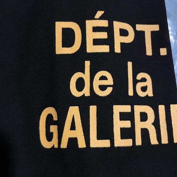 Gallery Dept Black Tee with Yellow Print - Picture 3 of 5